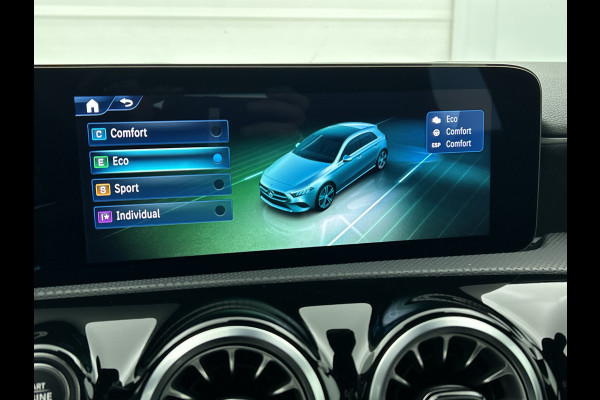 Mercedes-Benz A-Klasse 180 AMG Star Edition AMG Line | Ledkoplampen | Apple CarPlay | Licht- en zicht pakket | Keyless-Go | Spiegel Pakket | Stoelverwarming. Inclusief 24 maanden MB Certified garantie voor Europa.