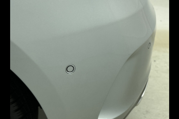 Mercedes-Benz A-Klasse 180 AMG Star Edition AMG Line | Ledkoplampen | Apple CarPlay | Licht- en zicht pakket | Keyless-Go | Spiegel Pakket | Stoelverwarming. Inclusief 24 maanden MB Certified garantie voor Europa.