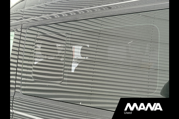 Volkswagen Crafter 35 2.0 TDI L3H3 Automaat Trekhaak 2x Treeplank Camera Cruise Standkachel Elektrische schuifdeur