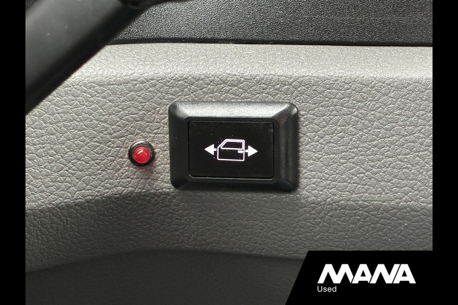 Volkswagen Crafter 35 2.0 TDI L3H3 Automaat Trekhaak 2x Treeplank Camera Cruise Standkachel Elektrische schuifdeur