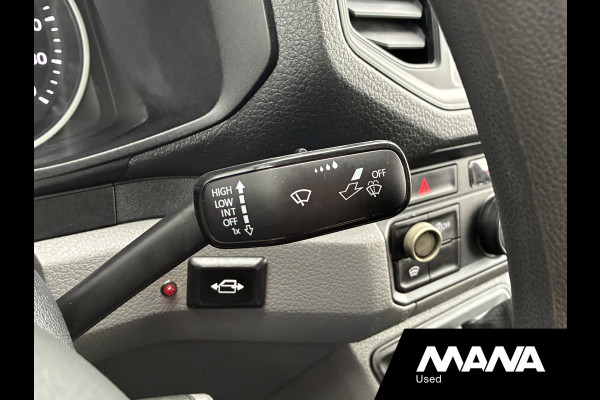 Volkswagen Crafter 35 2.0 TDI L3H3 Automaat Trekhaak 2x Treeplank Camera Cruise Standkachel Elektrische schuifdeur