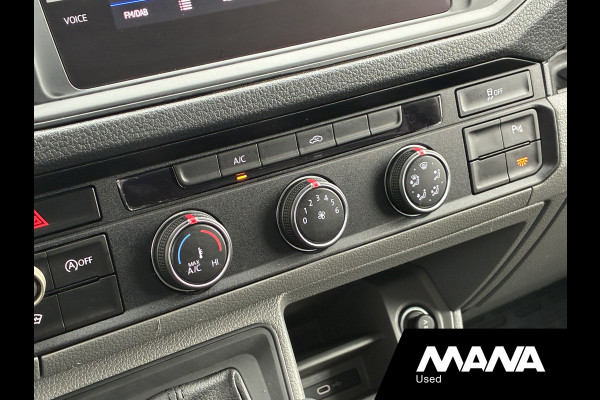 Volkswagen Crafter 35 2.0 TDI L3H3 Automaat Trekhaak 2x Treeplank Camera Cruise Standkachel Elektrische schuifdeur