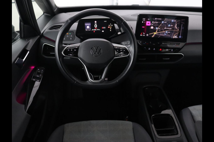 Volkswagen ID.3 First 58 kWh | Stoel & stuurverwarming | Adaptive cruise | Camera | Carplay | Navigatie | Full LED | Parkeerhulp | 18" lichtmetalen velgen