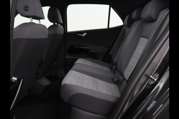 Volkswagen ID.3 First 58 kWh | Stoel & stuurverwarming | Adaptive cruise | Camera | Carplay | Navigatie | Full LED | Parkeerhulp | 18" lichtmetalen velgen