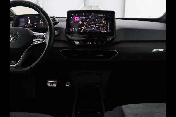 Volkswagen ID.3 First 58 kWh | Stoel & stuurverwarming | Adaptive cruise | Camera | Carplay | Navigatie | Full LED | Parkeerhulp | 18" lichtmetalen velgen