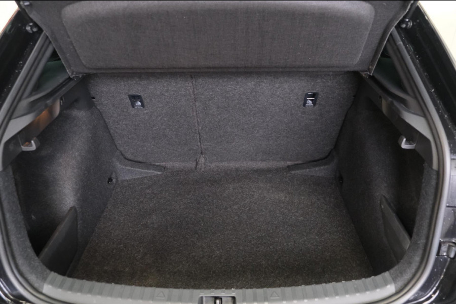 Škoda SCALA 1.0 TSI Sport Business Automaat - N.A.P. Airco, Cruise, Navi, PDC.