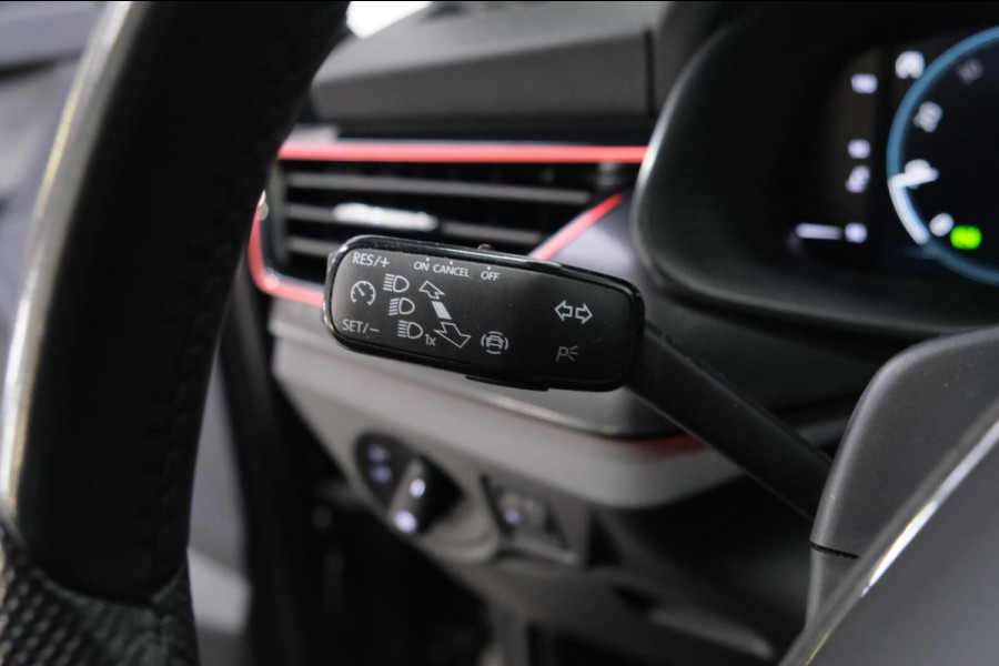 Škoda SCALA 1.0 TSI Sport Business Automaat - N.A.P. Airco, Cruise, Navi, PDC.