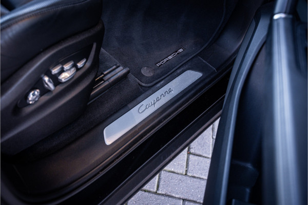 Porsche Cayenne Coupé 3.0 E-Hybrid - Sport Chrono + | Panorama | Stoelkoeling | Memory | 360 Camera