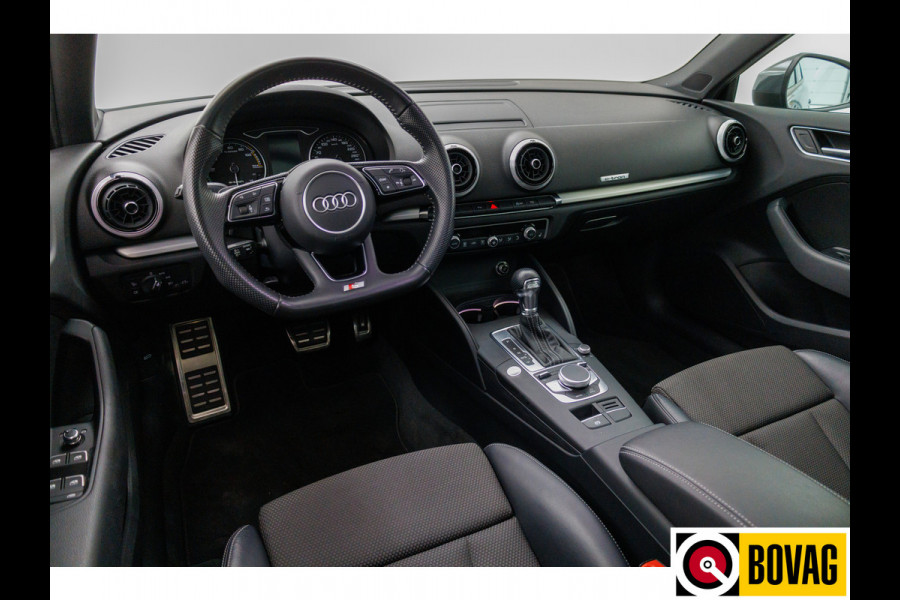 Audi A3 Sportback 40 e-tron 204 PK 2x S-Line | Panoramadak | Adaptive Cruise | Led |Stoelverwarming PDC V+A, Privacy glas, 18 inch