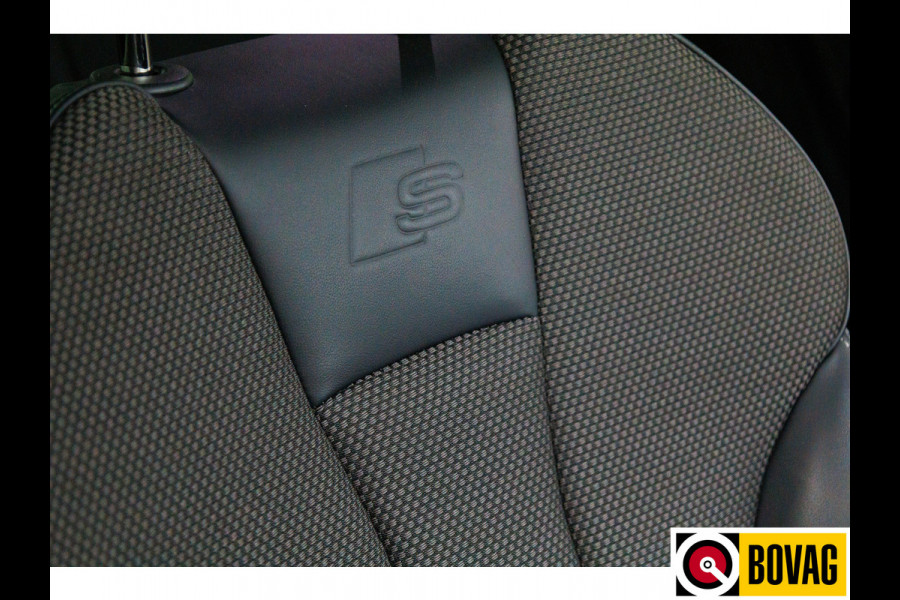 Audi A3 Sportback 40 e-tron 204 PK 2x S-Line | Panoramadak | Adaptive Cruise | Led |Stoelverwarming PDC V+A, Privacy glas, 18 inch