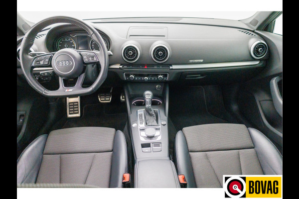 Audi A3 Sportback 40 e-tron 204 PK 2x S-Line | Panoramadak | Adaptive Cruise | Led |Stoelverwarming PDC V+A, Privacy glas, 18 inch
