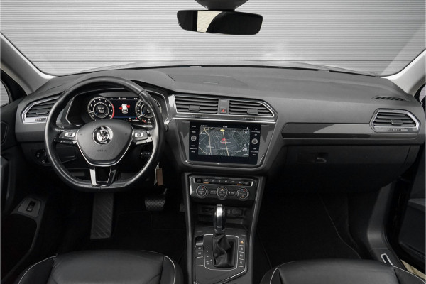 Volkswagen Tiguan 1.4 TSI R-Line Pano ACC Leder Trekhaak 20"