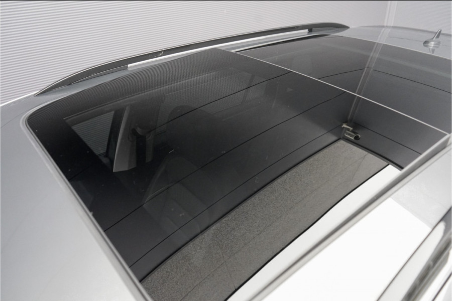 Volkswagen Tiguan 1.4 TSI R-Line Pano ACC Leder Trekhaak 20"