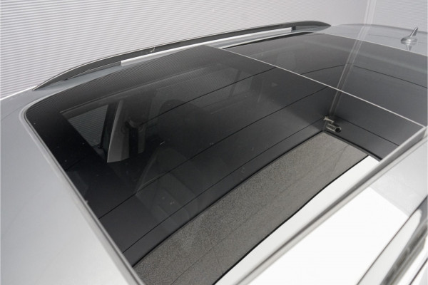 Volkswagen Tiguan 1.4 TSI R-Line Pano ACC Leder Trekhaak 20"