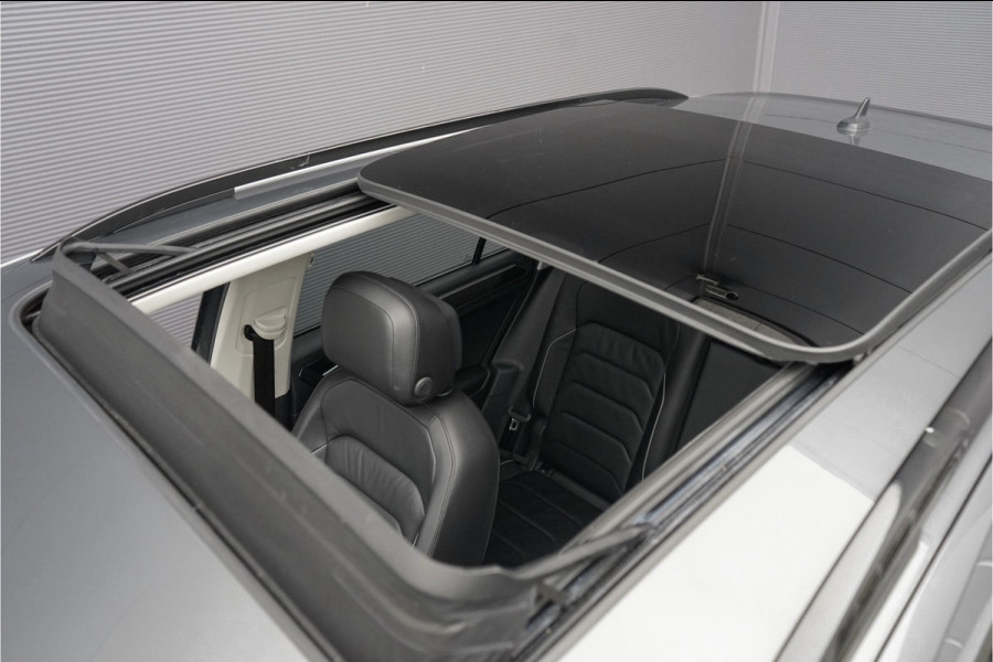 Volkswagen Tiguan 1.4 TSI R-Line Pano ACC Leder Trekhaak 20"