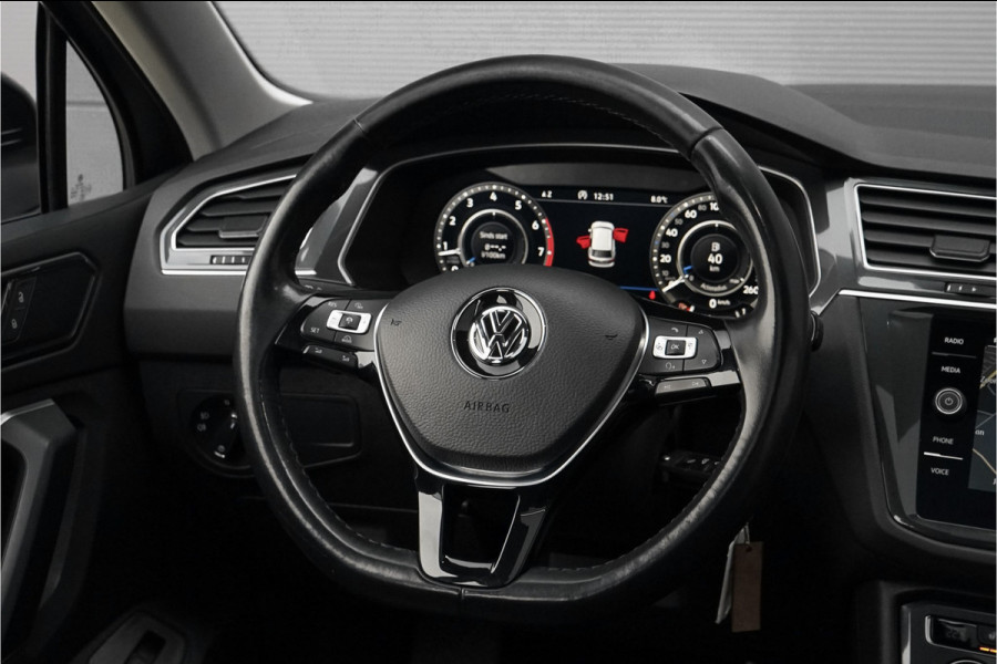 Volkswagen Tiguan 1.4 TSI R-Line Pano ACC Leder Trekhaak 20"