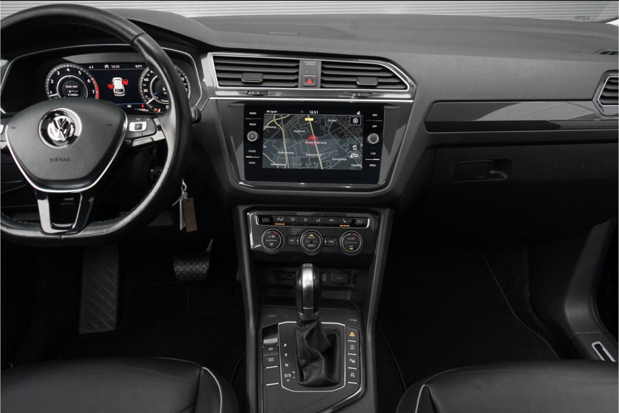 Volkswagen Tiguan 1.4 TSI R-Line Pano ACC Leder Trekhaak 20"