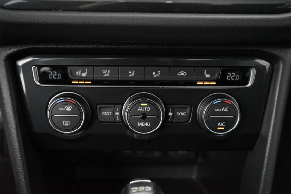 Volkswagen Tiguan 1.4 TSI R-Line Pano ACC Leder Trekhaak 20"