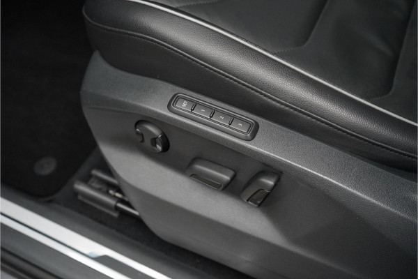 Volkswagen Tiguan 1.4 TSI R-Line Pano ACC Leder Trekhaak 20"