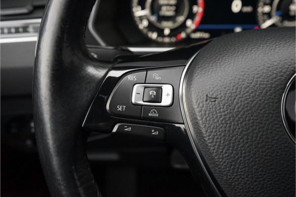 Volkswagen Tiguan 1.4 TSI R-Line Pano ACC Leder Trekhaak 20"