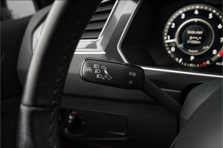 Volkswagen Tiguan 1.4 TSI R-Line Pano ACC Leder Trekhaak 20"