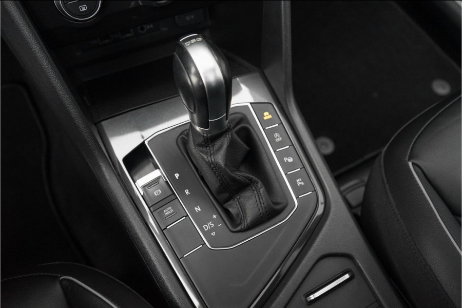 Volkswagen Tiguan 1.4 TSI R-Line Pano ACC Leder Trekhaak 20"