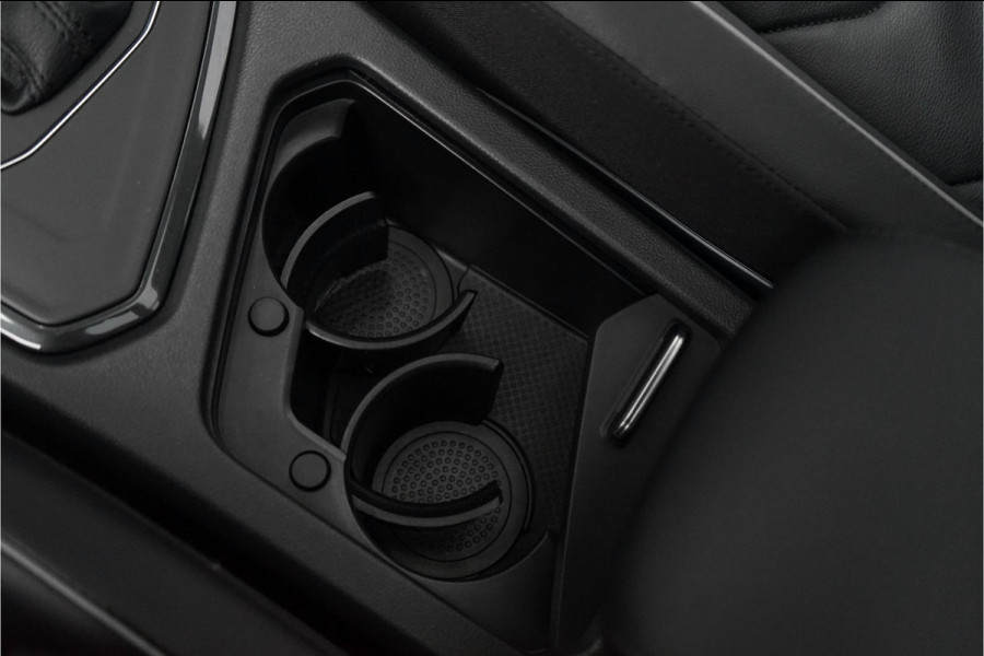 Volkswagen Tiguan 1.4 TSI R-Line Pano ACC Leder Trekhaak 20"