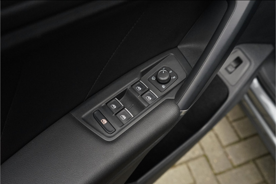 Volkswagen Tiguan 1.4 TSI R-Line Pano ACC Leder Trekhaak 20"