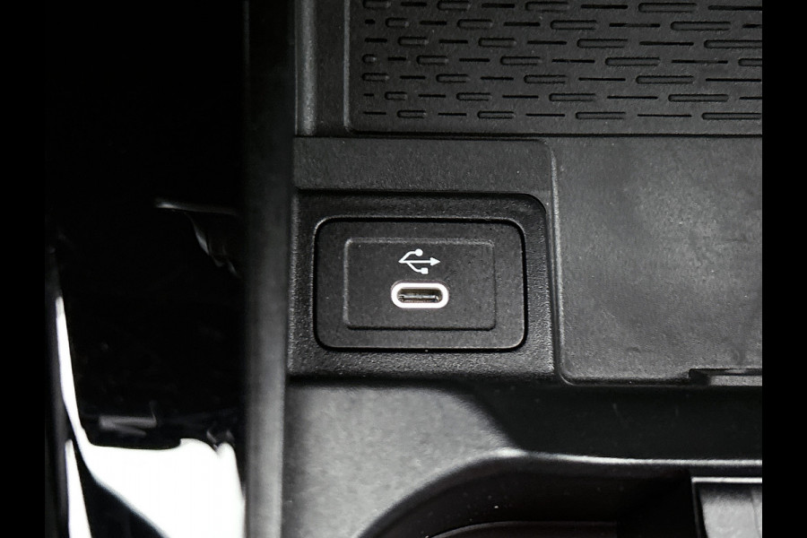 Mercedes-Benz CLA-Klasse Shooting Brake 250 e Star Edition AMG Line | Night Pakket | Sfeerverlichting | Ledkoplampen | Apple CarPlay | Keyless-Go | Inclusief 24 maanden MB Certified garantie voor Europa.