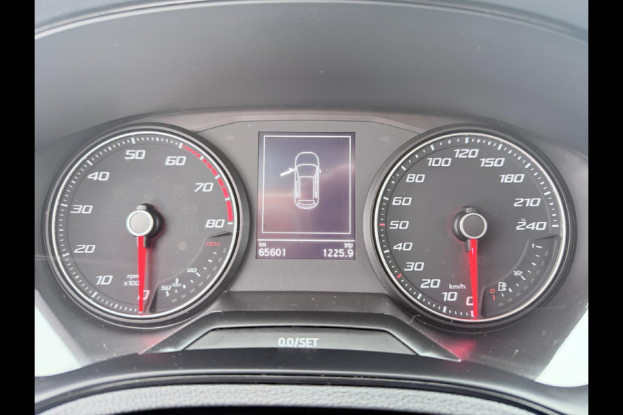 Seat Arona 1.0 TSI Style Business Intense | Carplay | Camera | Adaptieve cruise control | Dodehoek spiegels