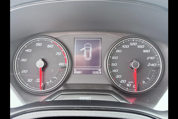 Seat Arona 1.0 TSI Style Business Intense | Carplay | Camera | Adaptieve cruise control | Dodehoek spiegels