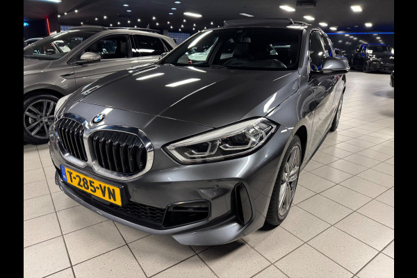BMW 1-serie 118i High Executive Automaat panorama Led Navigatie
