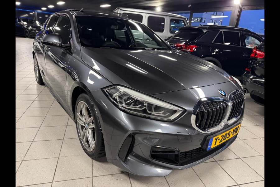 BMW 1-serie 118i High Executive Automaat panorama Led Navigatie