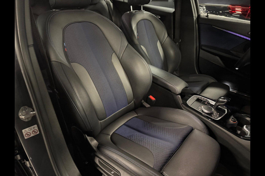 BMW 1-serie 118i High Executive Automaat panorama Led Navigatie