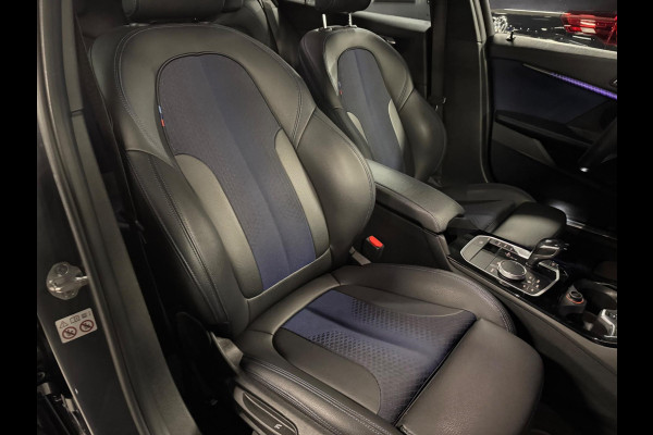 BMW 1-serie 118i High Executive Automaat panorama Led Navigatie