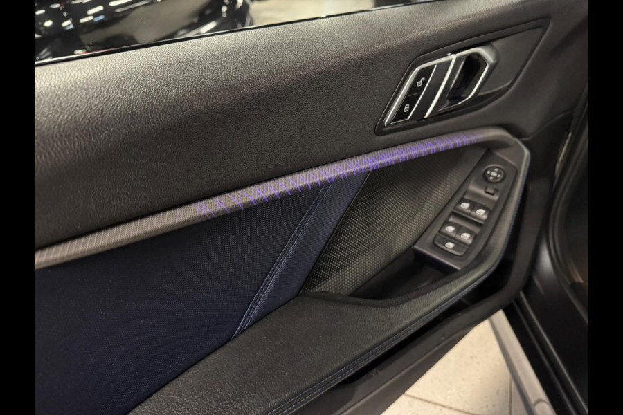 BMW 1-serie 118i High Executive Automaat panorama Led Navigatie