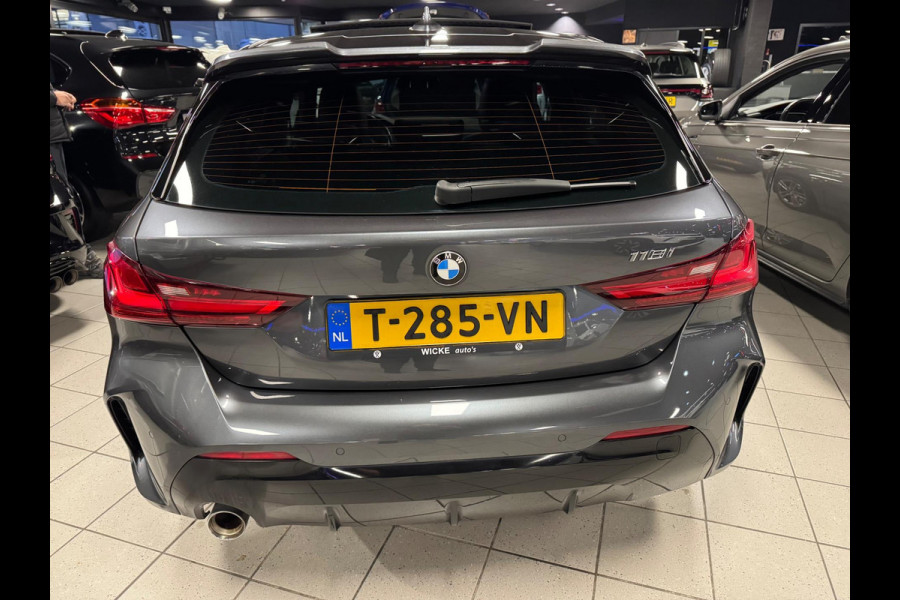 BMW 1-serie 118i High Executive Automaat panorama Led Navigatie