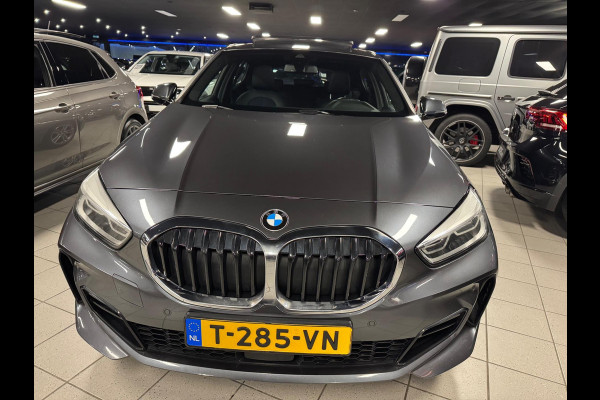 BMW 1-serie 118i High Executive Automaat panorama Led Navigatie