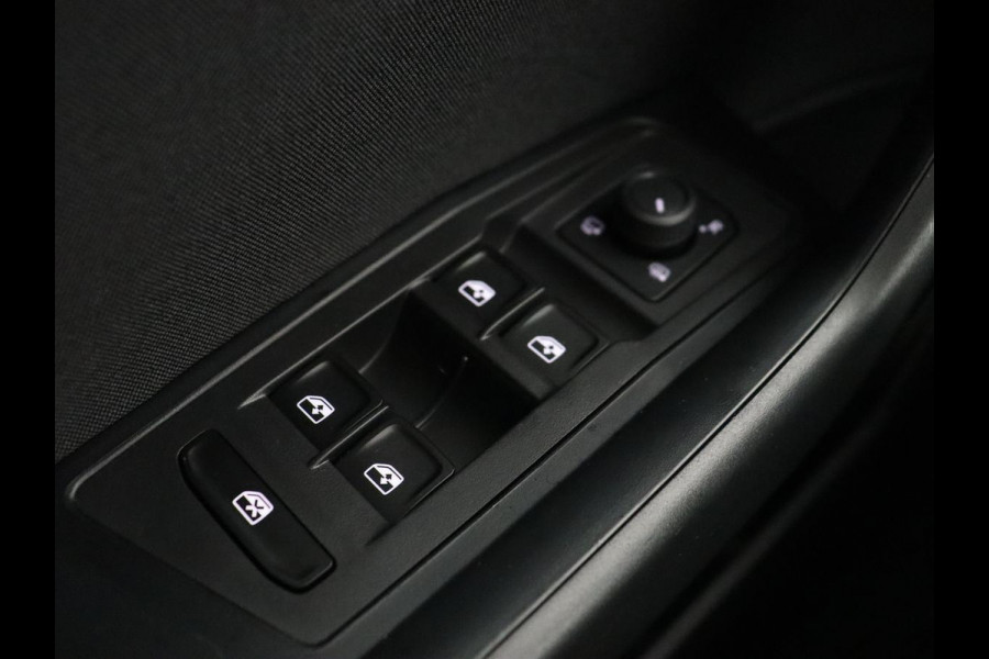 Volkswagen T-Roc 1.0 TSI Life | Stoelverwarming | Carplay | Adaptive cruise | Virtual Cockpit | Full LED | Park Assist | Airco | Bluetooth