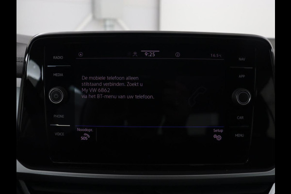 Volkswagen T-Roc 1.0 TSI Life | Stoelverwarming | Carplay | Adaptive cruise | Virtual Cockpit | Full LED | Park Assist | Airco | Bluetooth
