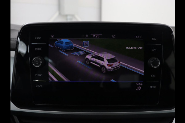 Volkswagen T-Roc 1.0 TSI Life | Stoelverwarming | Carplay | Adaptive cruise | Virtual Cockpit | Full LED | Park Assist | Airco | Bluetooth