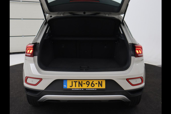 Volkswagen T-Roc 1.0 TSI Life | Stoelverwarming | Carplay | Adaptive cruise | Virtual Cockpit | Full LED | Park Assist | Airco | Bluetooth