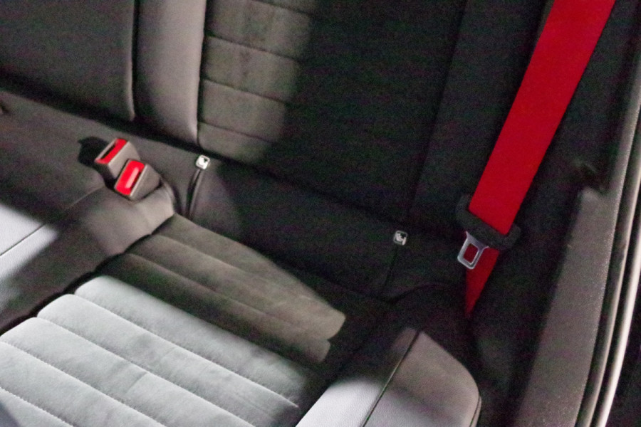 Seat Ibiza 1.0 TSI 110 PK Automaat FR Limited Edition, Panoramadak, Trekhaak, Camera, Stoelverwarming,