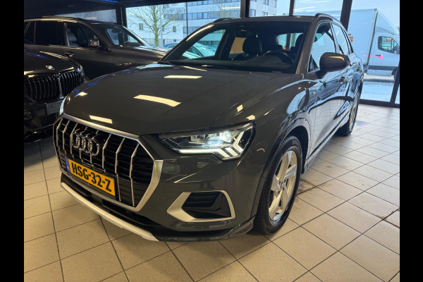 Audi Q3 35 TFSI S Line Automaat Panorama Camera Navigatie Matrix Led