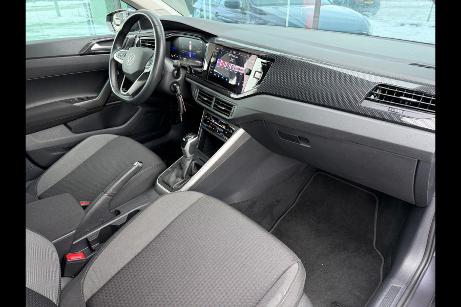 Volkswagen Polo 1.0 TSI Life Business - Automaat - Media Apple/Android - Parkeersensoren - Climate