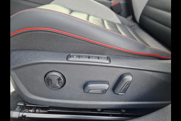 Volkswagen Golf 8.5 2.0 TSI GTI Clubsport /Akrapovic /HUD /H&K