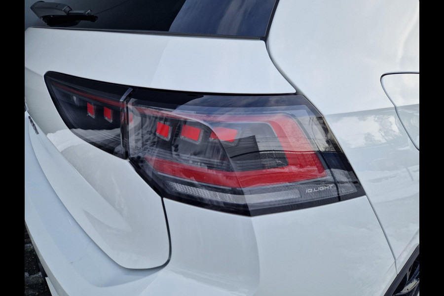 Volkswagen Golf 8.5 2.0 TSI GTI Clubsport /Akrapovic /HUD /H&K