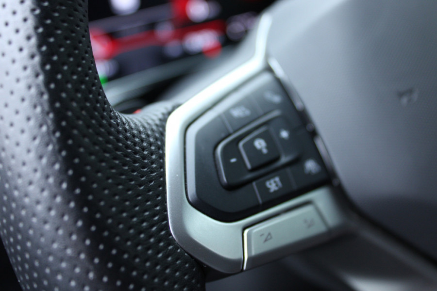 Volkswagen Polo 2.0 TSI GTI TSI 210PK DSG GTI-SPORT LED/CARPLAY/PDC FABRIEKS GARANTIE