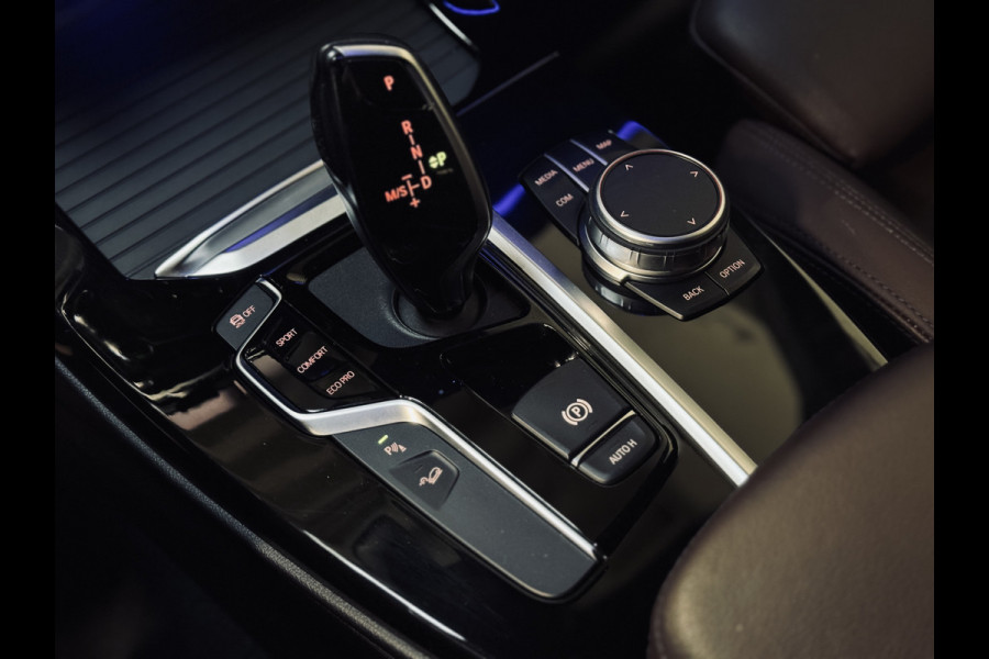 BMW X3 xDrive20i High Exe. M-Sport | 20" | HeadUp | Trekhaak