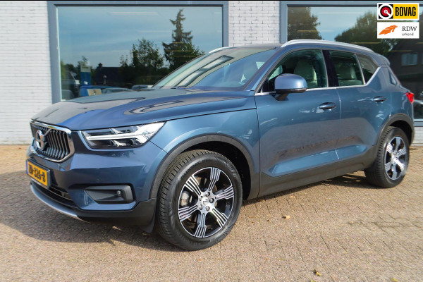 Volvo XC40 2.0 T4 Inscription | Wegklapbare trekhaak | Denim Blue + Beige leder | Stoelverwarming